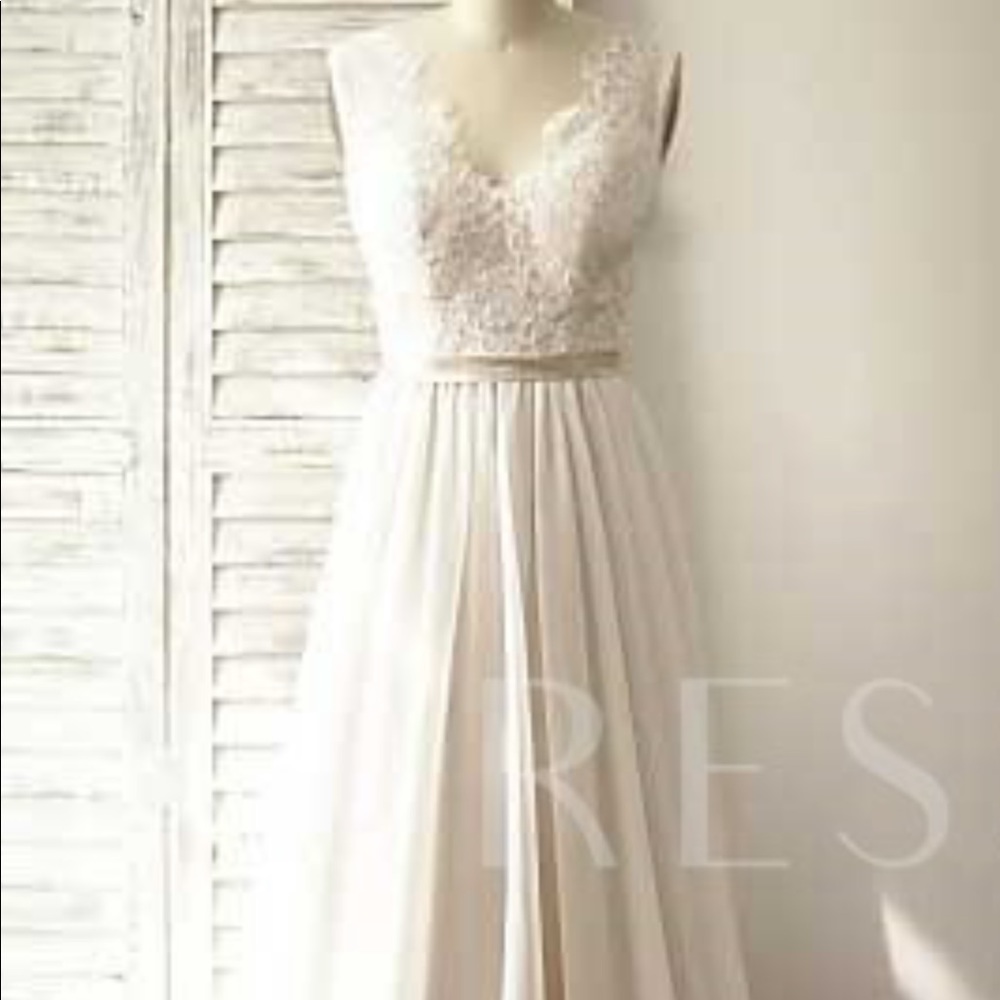 Wedding Dress - Picture 12 of 14